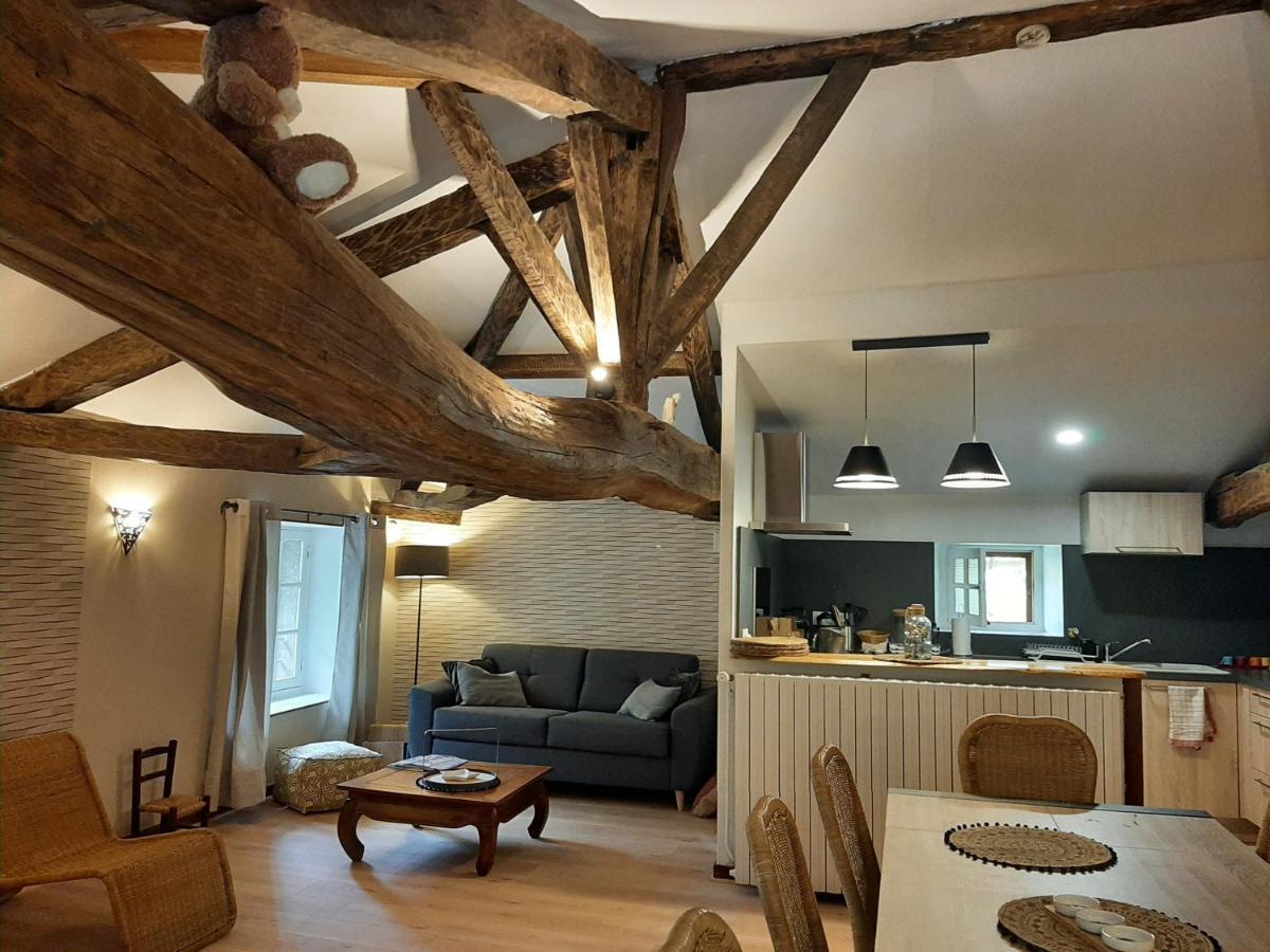 Chateau De Mornay Saint-Pierre-de-l'Isle 외부 사진