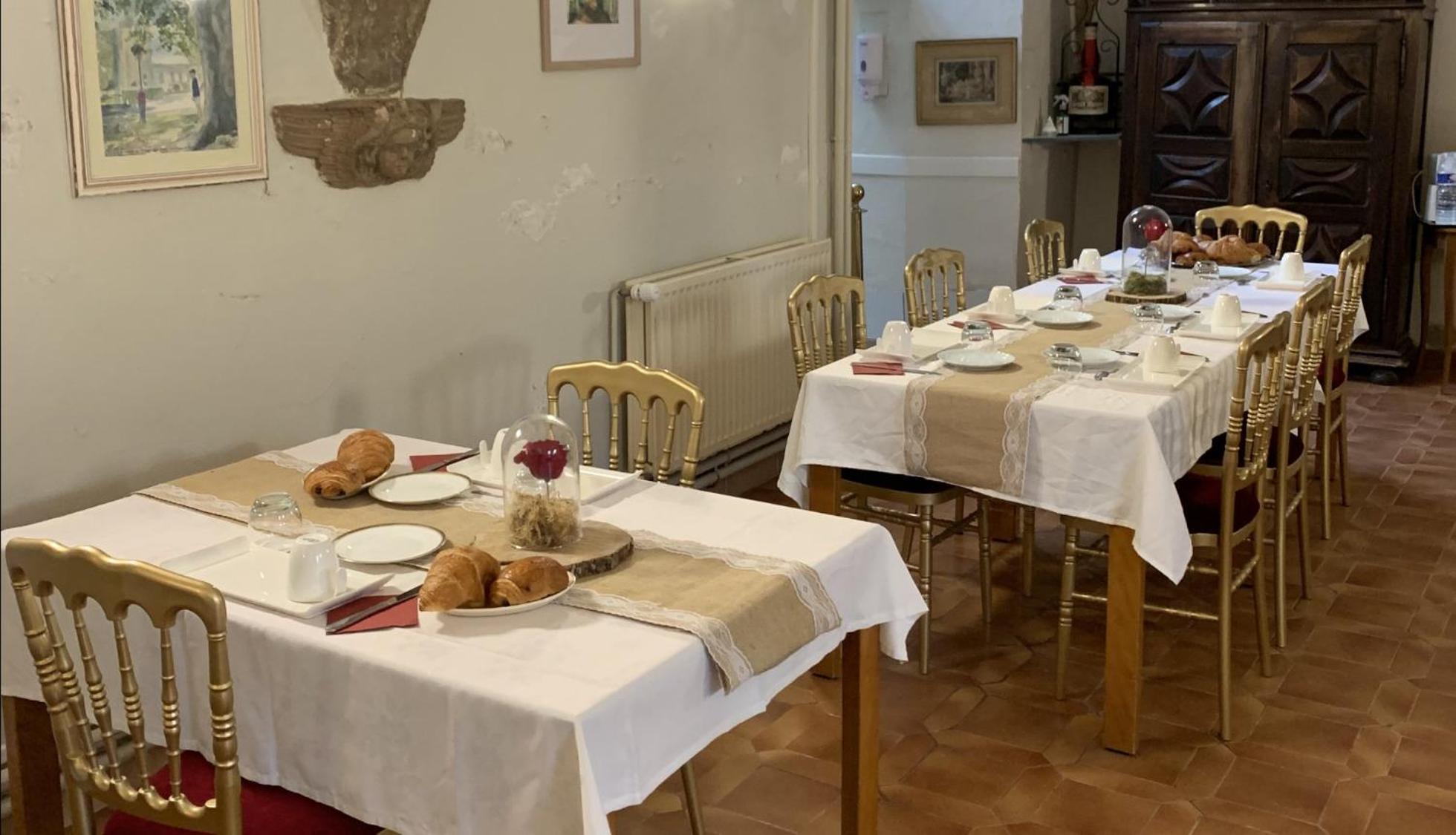 Chateau De Mornay Saint-Pierre-de-l'Isle 외부 사진