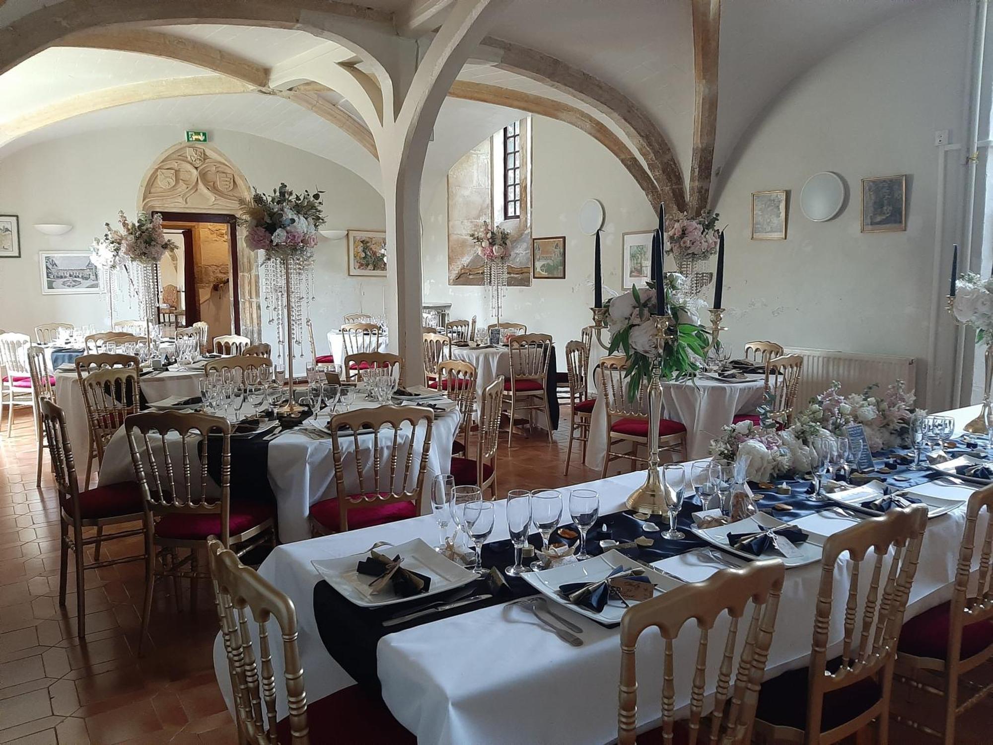 Chateau De Mornay Saint-Pierre-de-l'Isle 외부 사진